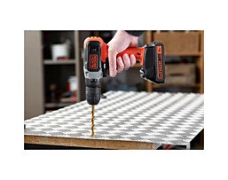 BLACK&DECKER מבית BCD001C1-QW 18 דגםV מקדחה / מברגה