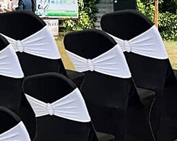 קישוט לכיסויי כיסאות עם אבזם צבע לבן