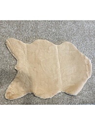 שטיח דגם פוליאסטר שאגי ANIMAL SHAPE בגוון בז'